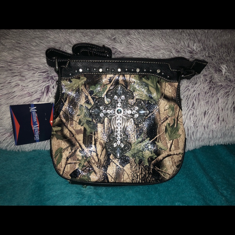 Pretty Hunter Cross Camo Purse